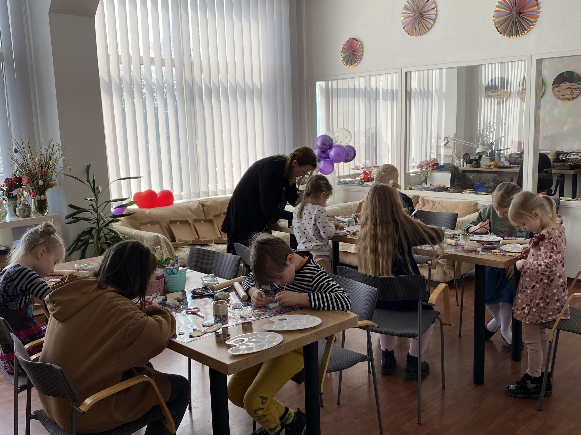 Dekupāžas nodarbība bērniem