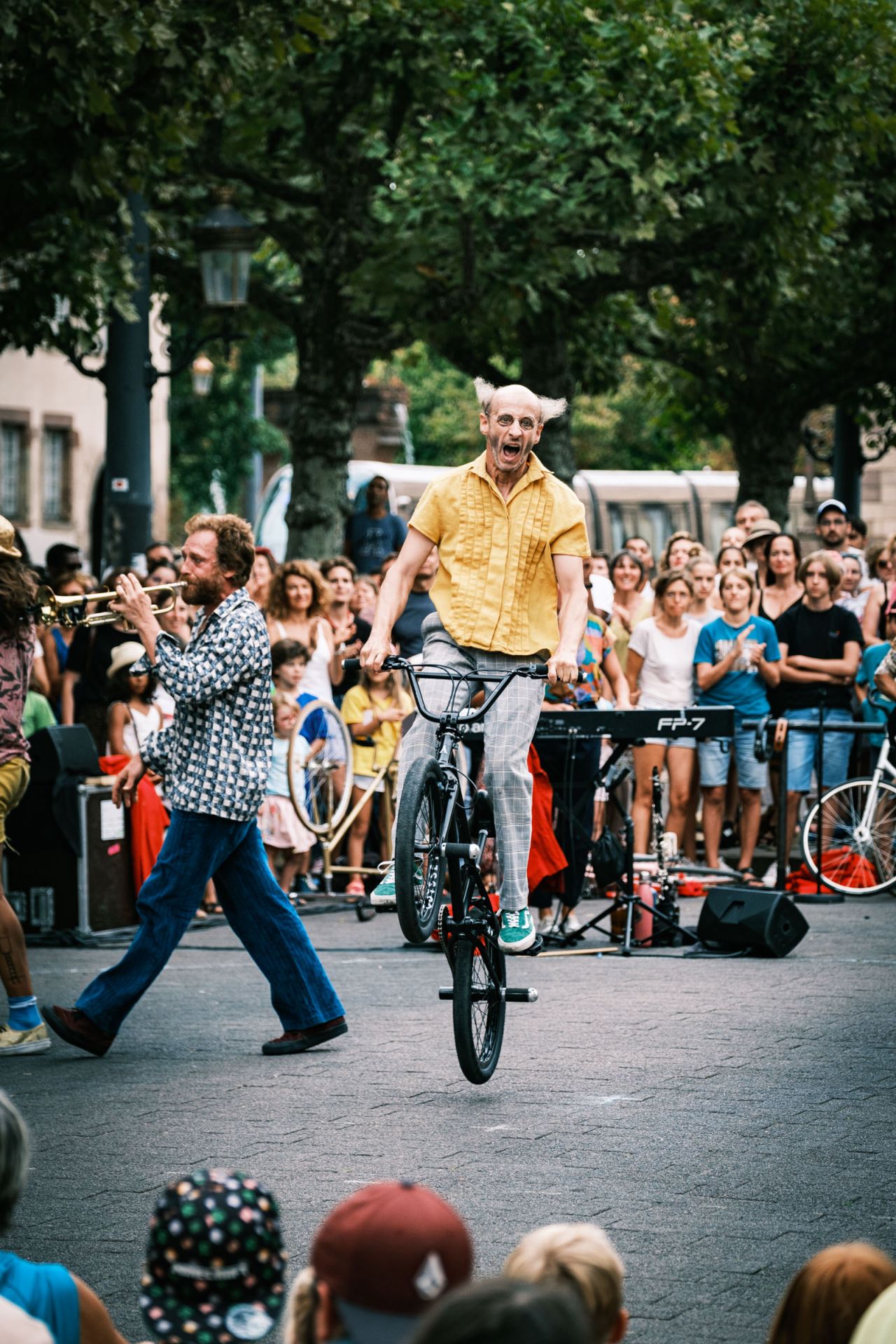 Rīgas cirks: arēnas atklāšana ar virpuļojošo velobaletu